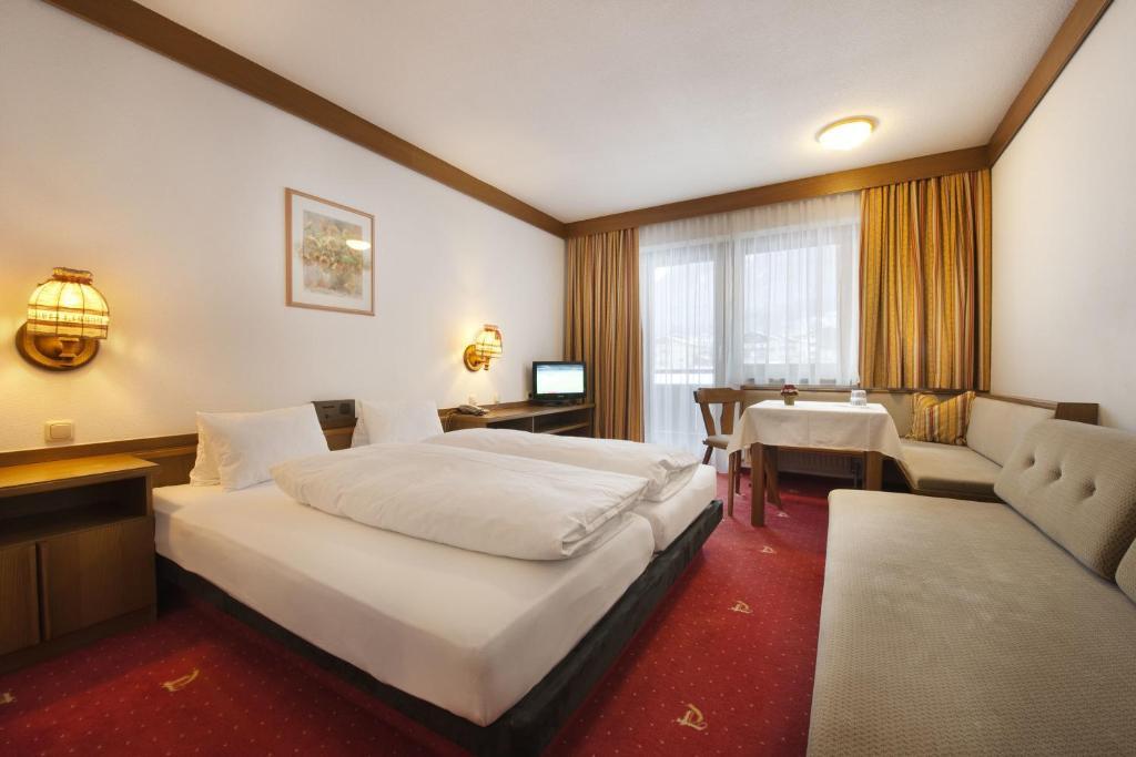 Ferienhotel Tyrol Soell Am Wilden Kaiser ภายนอก รูปภาพ