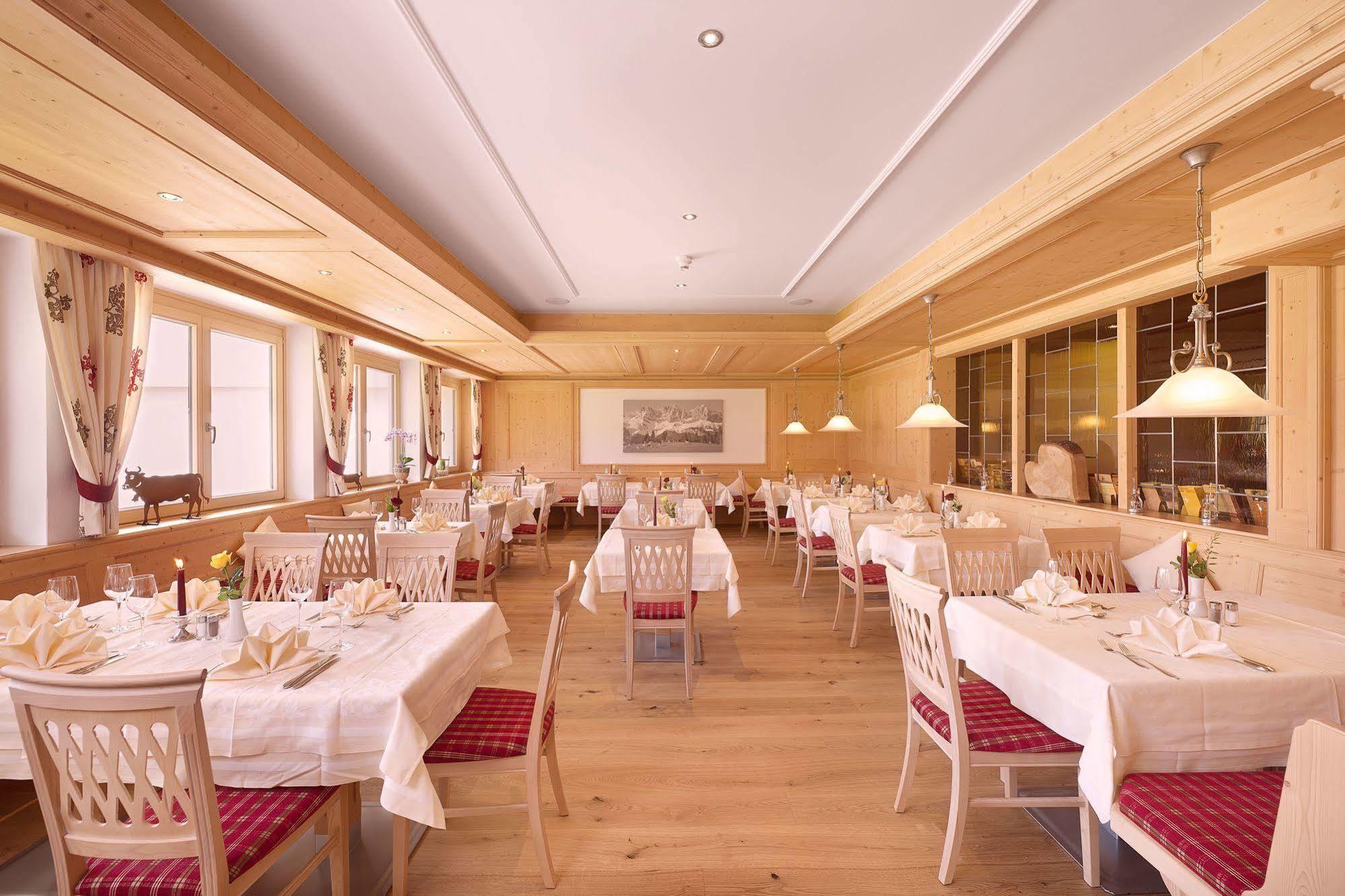 Ferienhotel Tyrol Soell Am Wilden Kaiser ภายนอก รูปภาพ